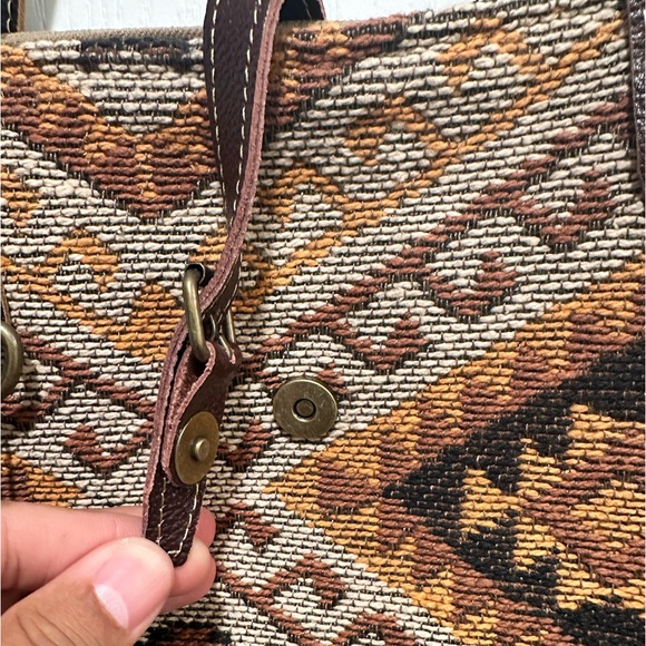 Myra Bag Tote Canvas and Leather Shoulder Strap Zipped Bag - NWT - Picture 4 of 16